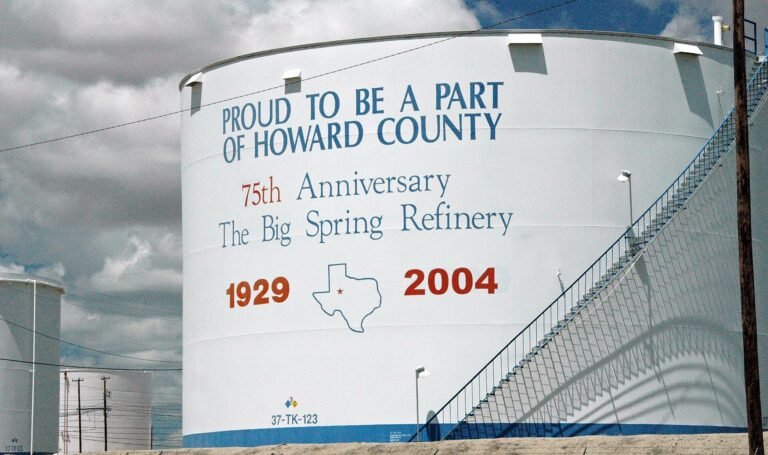 Big Spring Refinery in Texas, showing petroleum refining infrastructure relevant to crude oil and gasoline inventory reporting
