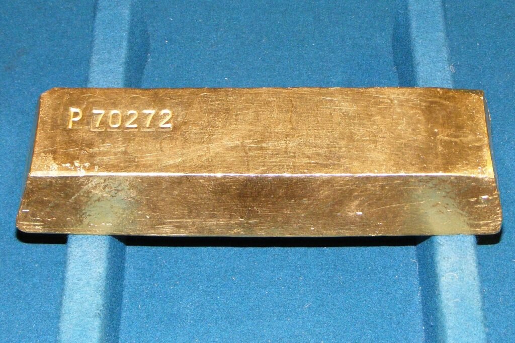 Gold bullion bar, 400 troy-ounces, used for banking purposes